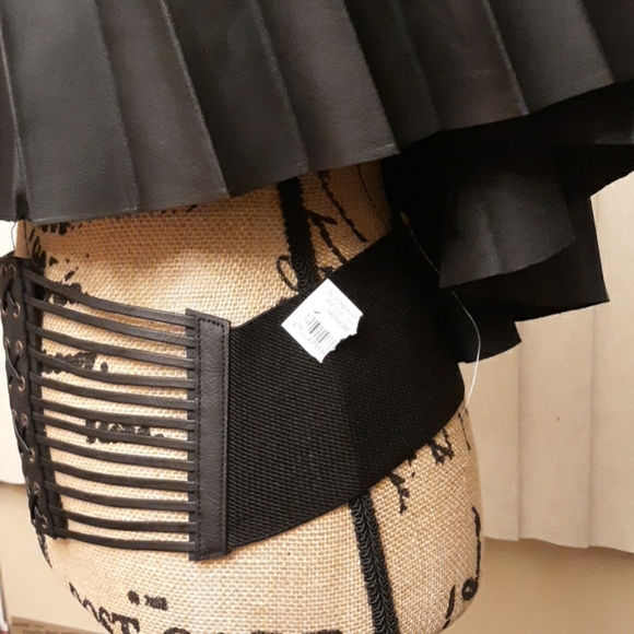 (NWT) FAUX LEATHER CORSET BELT - Picture 3 of 6